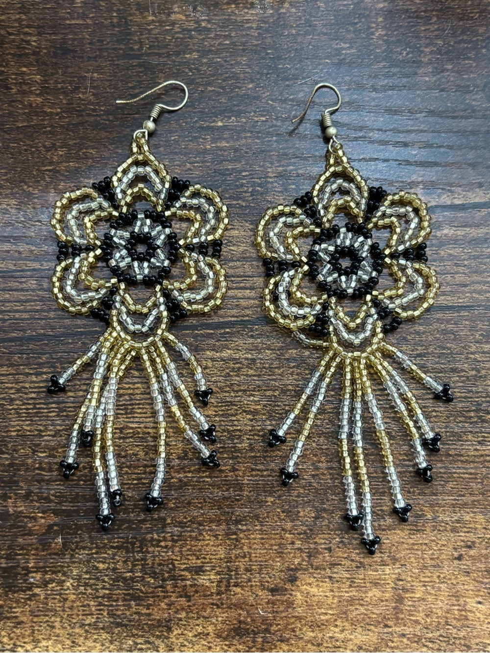 Vintage Boho Beaded Flower Fringe Dangle Earrings – Gold, Black & Clear